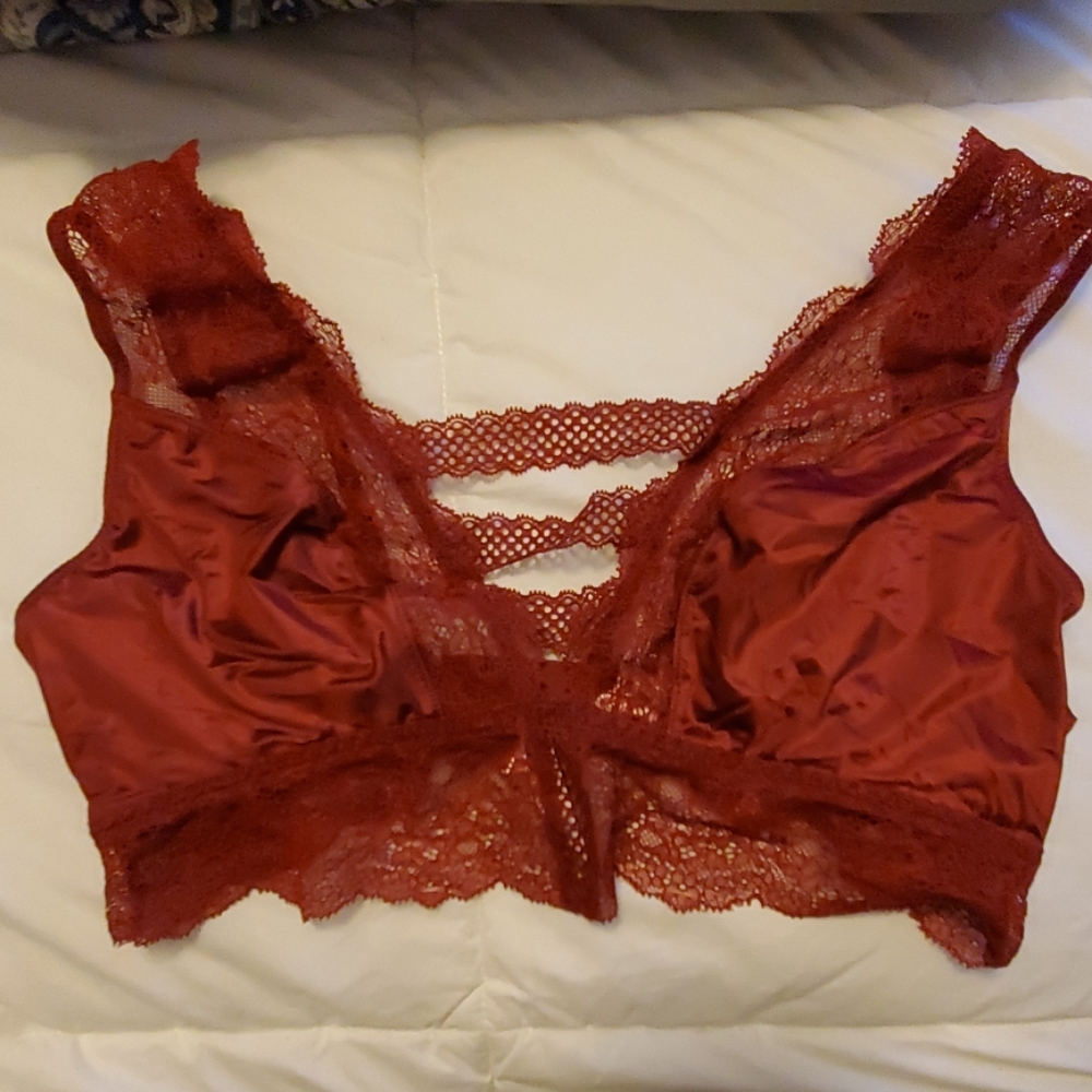 VS  maroon/cranberry bandeau